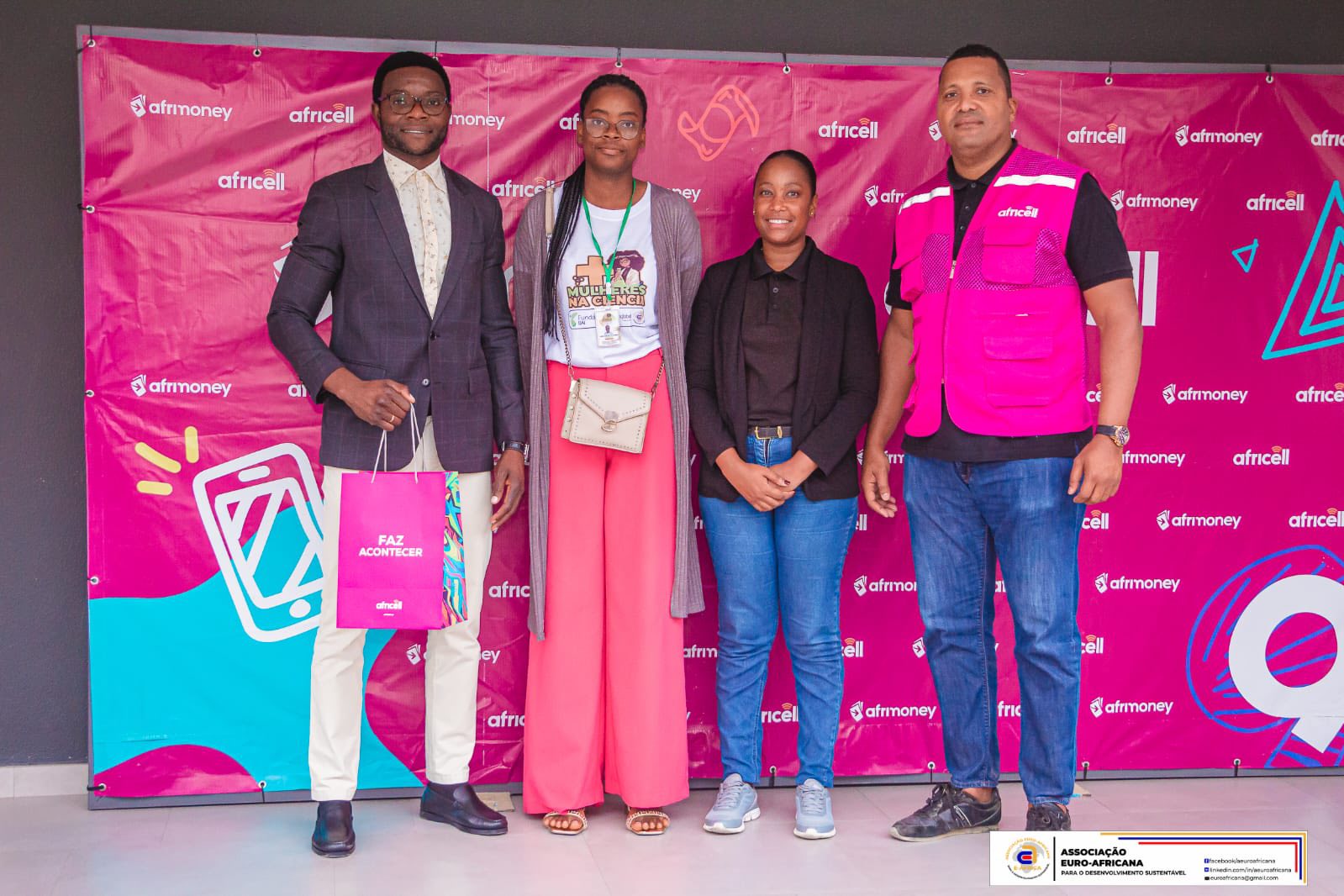 Encontro entre a Associação E-África e a Africell Benguela Africell Angola, SA